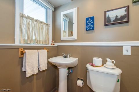 85 Magnolia Pl, Wayne, NJ 07470 photo 6