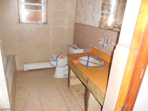 565 Riverside Dr, Wayne, NJ 07470 photo 7