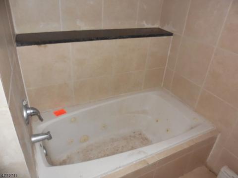 565 Riverside Dr, Wayne, NJ 07470 photo 6