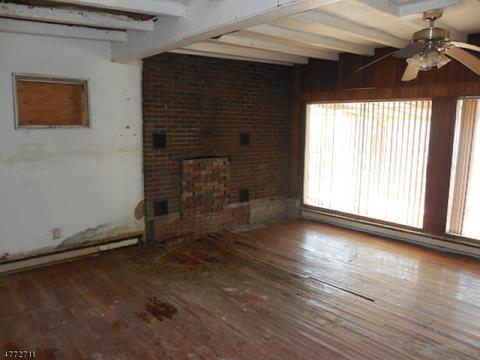 565 Riverside Dr, Wayne, NJ 07470 photo 5