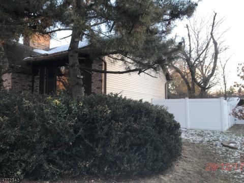 27 Louisa Ct, Wayne, NJ 07470 photo 3