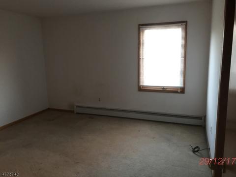 27 Louisa Ct, Wayne, NJ 07470 photo 11