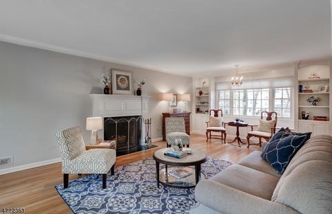 31 Tanglewood Dr, Summit, NJ 07901 photo 2