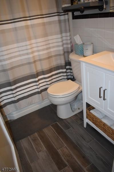 151 Harris Ave, Middlesex, NJ 08846 photo 10
