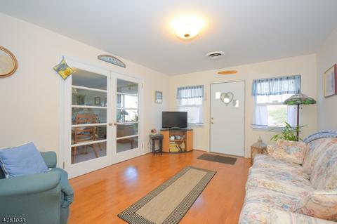 112 Surrey Dr, Wayne, NJ 07470 photo 3