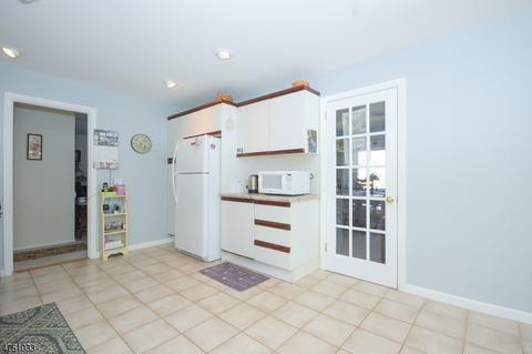 112 Surrey Dr, Wayne, NJ 07470 photo 10