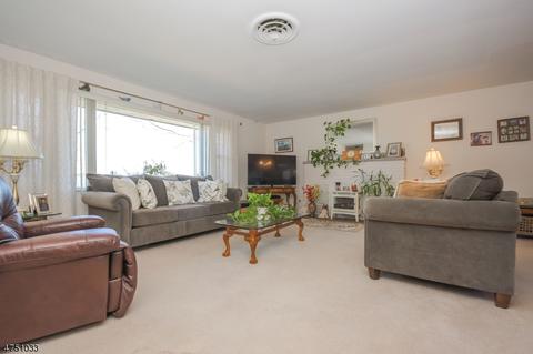 112 Surrey Dr, Wayne, NJ 07470 photo 5