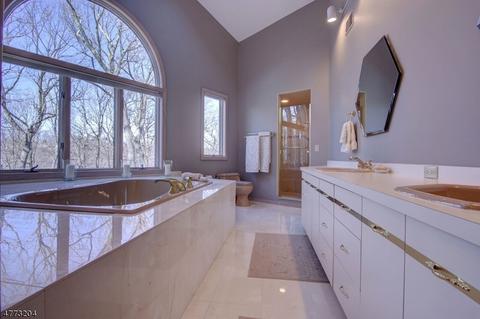 4 Daisy Ct, Kinnelon, NJ 07405 photo 14