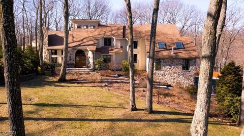 4 Daisy Ct, Kinnelon, NJ 07405 photo 1