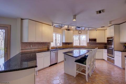 4 Daisy Ct, Kinnelon, NJ 07405 photo 6