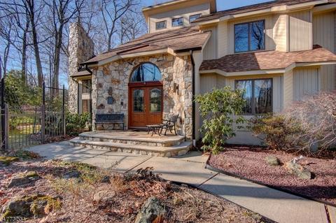 4 Daisy Ct, Kinnelon, NJ 07405 photo 2