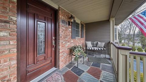 82 Pleasant Vw Dr, Wayne, NJ 07470 photo 4