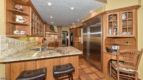 82 Pleasant Vw Dr, Wayne, NJ 07470 photo 12