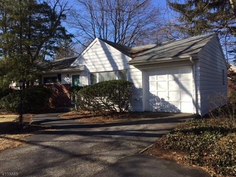 223 Hillcrest Dr, Paramus, NJ 07652 photo 3