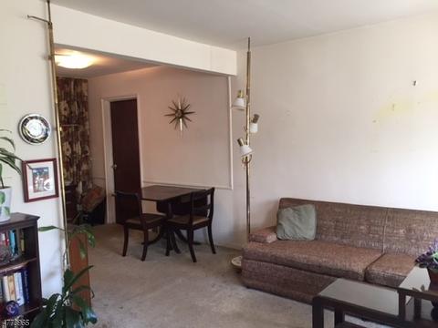 223 Hillcrest Dr, Paramus, NJ 07652 photo 5