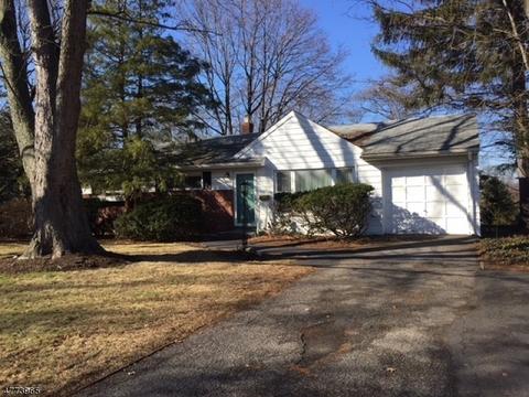223 Hillcrest Dr, Paramus, NJ 07652 photo 1
