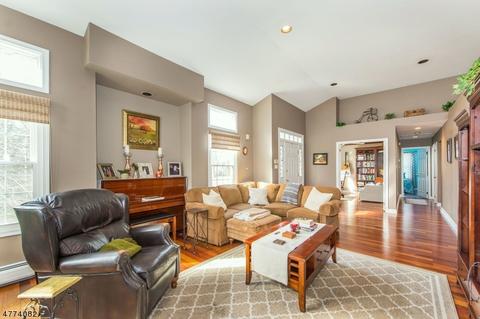 80 Worcester Dr, Wayne, NJ 07470 photo 3