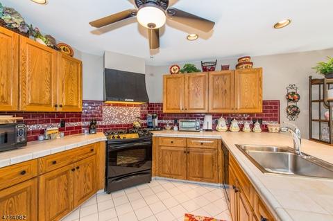 80 Worcester Dr, Wayne, NJ 07470 photo 6