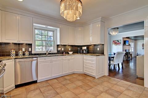14 Cherry Ln, Mendham, NJ 07945 photo 9