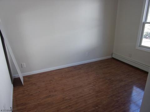 24 Grand St, Wayne, NJ 07470 photo 8