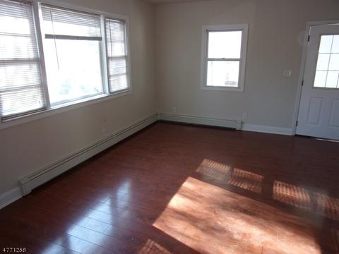 24 Grand St, Wayne, NJ 07470 photo 3