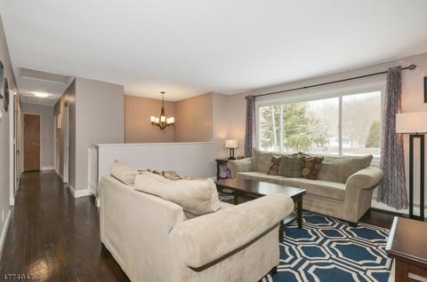 206 Hamilton Dr, Hackettstown, NJ 07840 photo 2