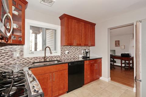 1132 Forest Dr, Clark, NJ 07066 photo 9
