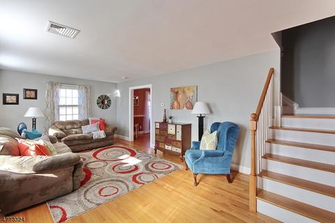 1132 Forest Dr, Clark, NJ 07066 photo 3