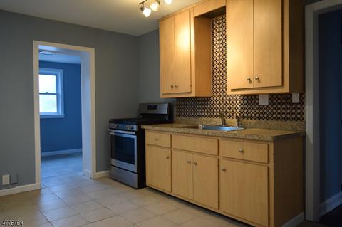341 E 6th Ave, Roselle, NJ 07203 photo 2