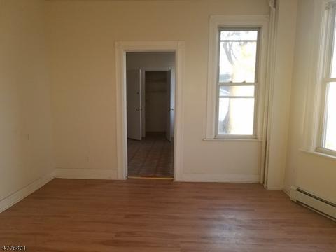 492 Fairview Ave, Orange, NJ 07050 photo 4