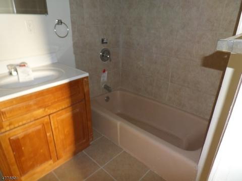 492 Fairview Ave, Orange, NJ 07050 photo 2