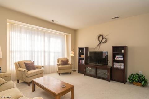 7 Paddock Ln, Flemington, NJ 08822 photo 4