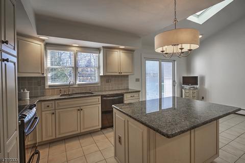 9 Demarest Dr, Mendham, NJ 07945 photo 12