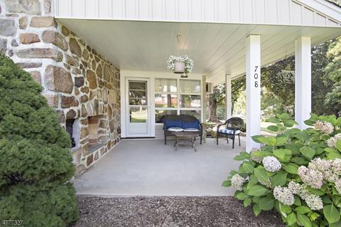708 E Prospect St, Hackettstown, NJ 07840 photo 2