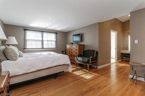 10 Gloucester Rd, Summit, NJ 07901 photo 18