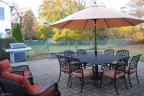 9 Stuart Ln, Wayne, NJ 07470 photo 2