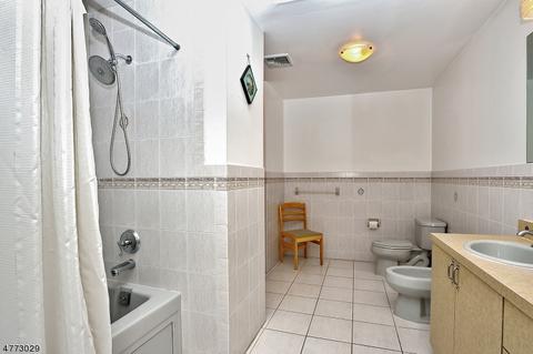 22 Judith Pl, Wayne, NJ 07470 photo 12