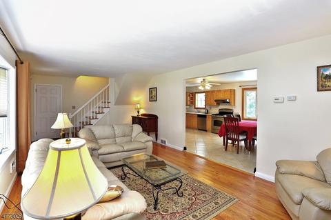22 Judith Pl, Wayne, NJ 07470 photo 3