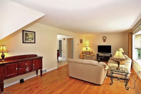 22 Judith Pl, Wayne, NJ 07470 photo 4