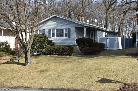 526 Curtis Rd, Roxbury Twp., NJ 07850 photo 1