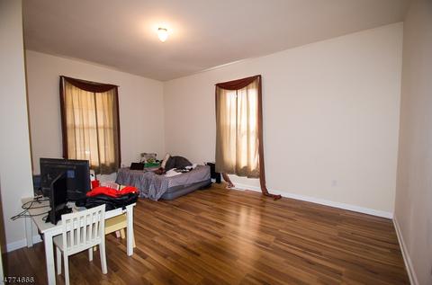 123-25 E 6th St, Plainfield, NJ 07060 photo 3