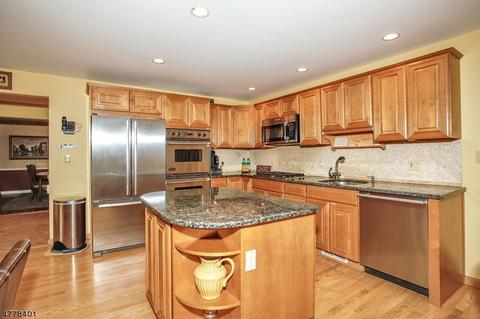 241 Berkeley Rd, River Edge, NJ 07661 photo 7