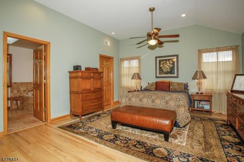 241 Berkeley Rd, River Edge, NJ 07661 photo 14