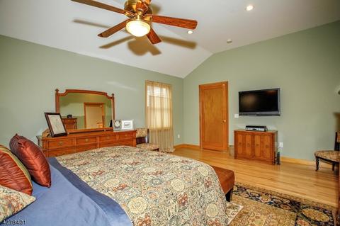 241 Berkeley Rd, River Edge, NJ 07661 photo 15