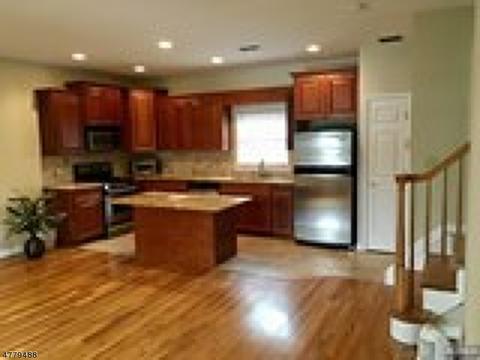 308 Hamilton Pl, Hackensack, NJ 07601 photo 5