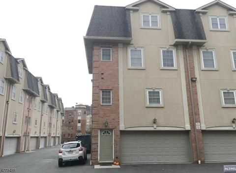 308 Hamilton Pl, Hackensack, NJ 07601 photo 2