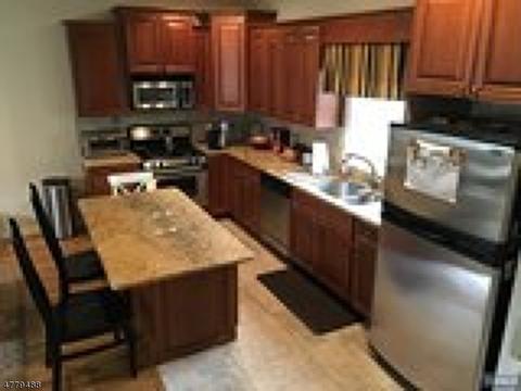 308 Hamilton Pl, Hackensack, NJ 07601 photo 4