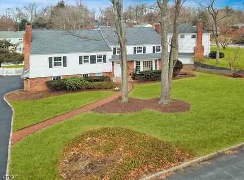 25 Tanglewood Dr, Summit, NJ 07901 photo 2