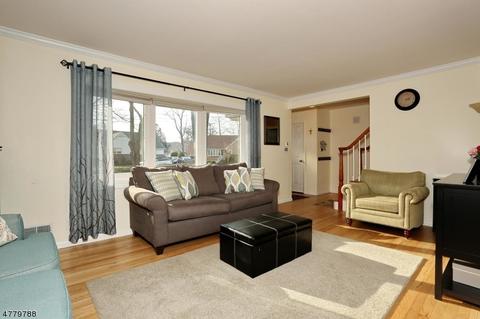 14 Fitting Pl, Nutley, NJ 07110 photo 3