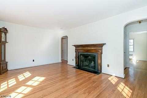 253 Oak Tree Rd, Mountainside, NJ 07092 photo 4